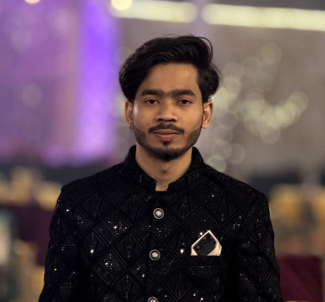 Lucky Kashyap, SEO Specialist and Digital Marketing Expert at Clickorithm Delhi